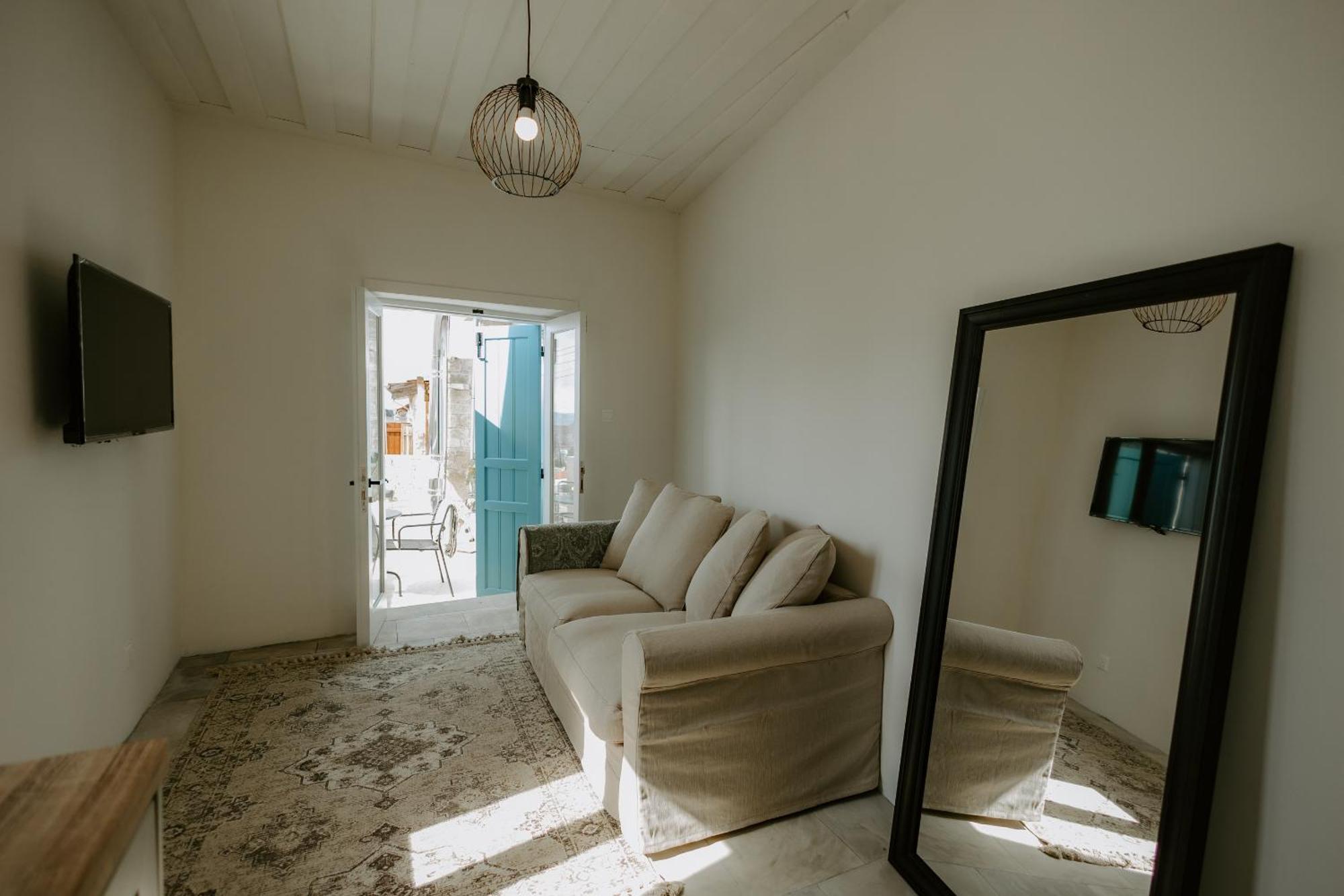 Smaragda'S Guest Rooms 利马索尔 外观 照片